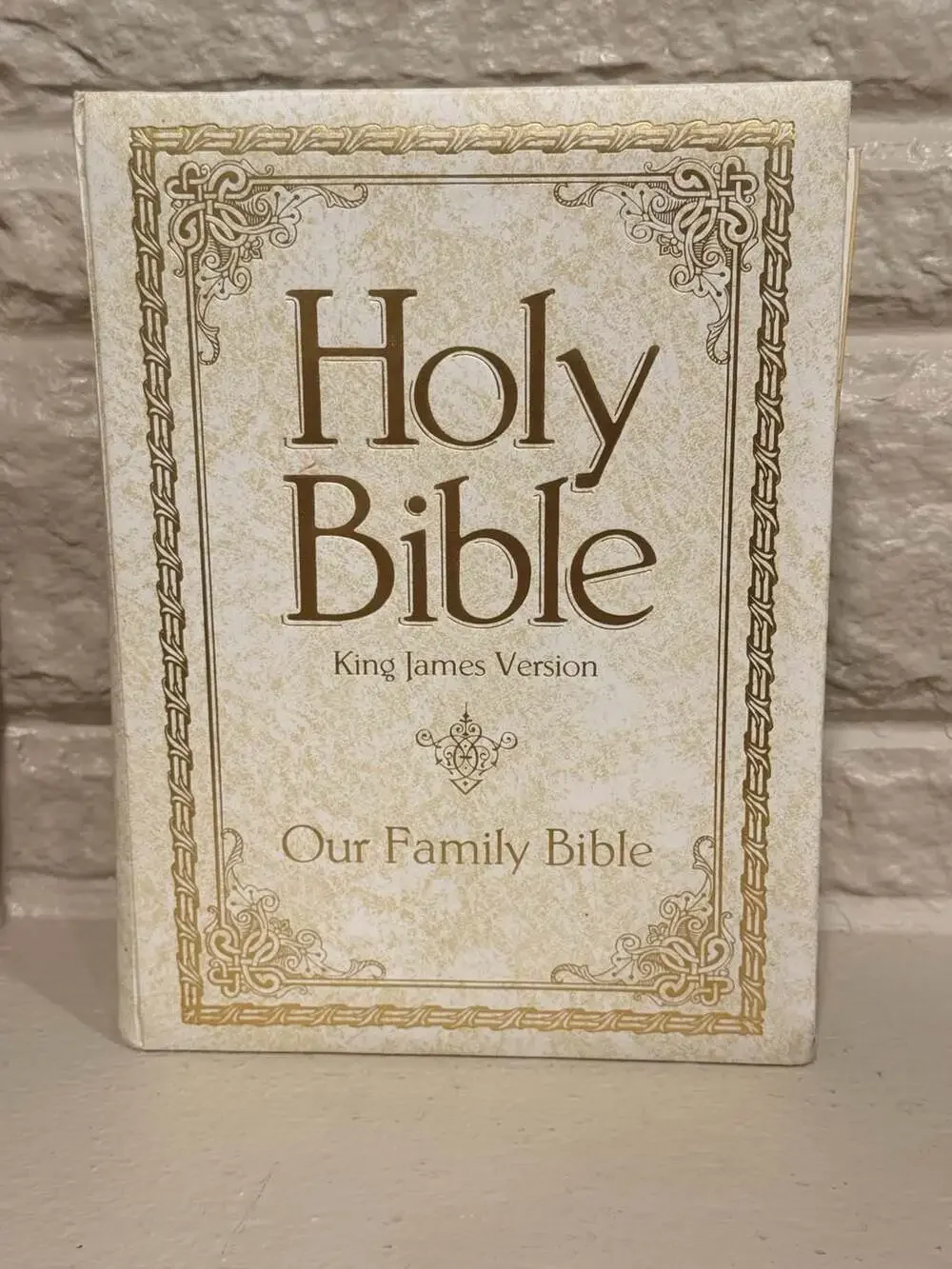 Nelson Regency Holy Bible King James Version Red Letter Edition 702WM